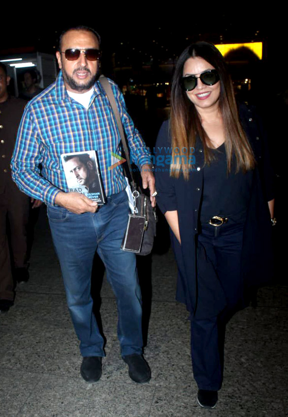 photos kareena kapoor khan mahima choudhary gulshan grover and manoj bajpayee snapped at the airport 2