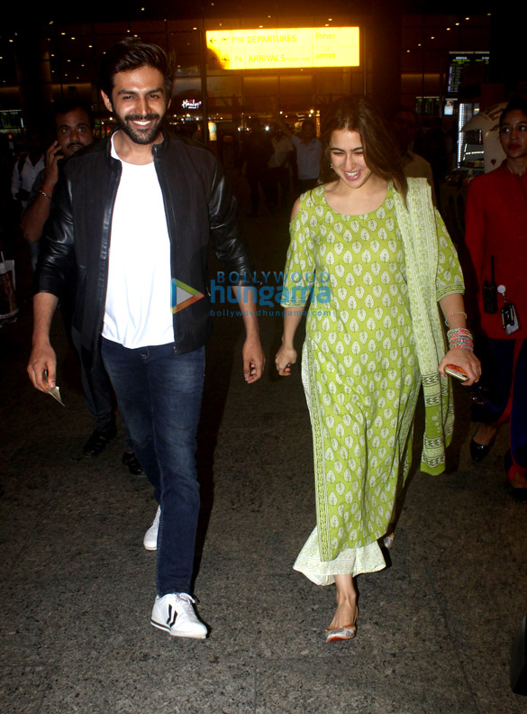 Photos: Kartik Aaryan, Sara Ali Khan, Sunny Leone and others snapped at the airport