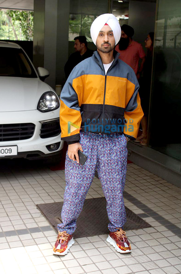 photos kriti sanon and diljit dosanjh snapped during arjun patiala promotions 2