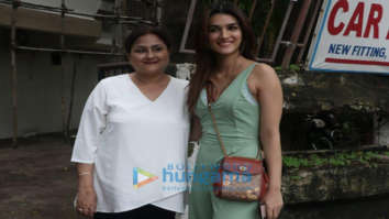 Photos: Kriti Sanon snapped with her mom in Juhu