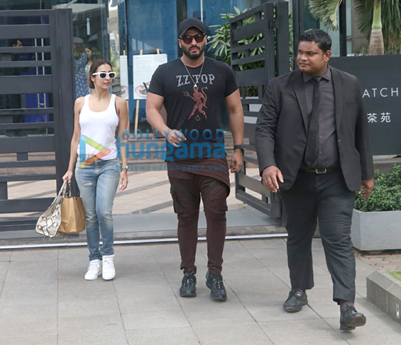 photos malaika arora and arjun kapoor snapped at nara thai bkc 2