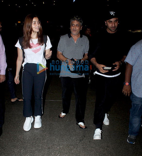 photos ranbir kapoor alia bhatt and nora fatehi snapped at the airport last night 3