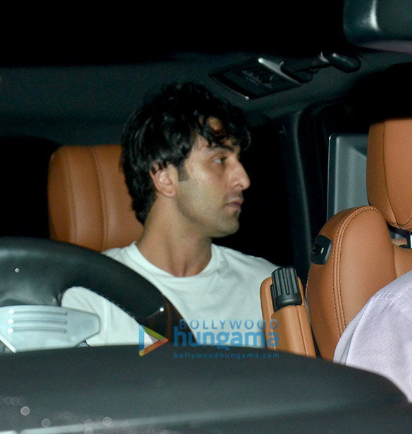 photos ranbir kapoor and deepika padukone spotted at luv ranjans house in juhu 3