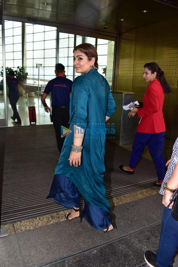photos raveena tandon and chahat khanna snapped at the airport 2