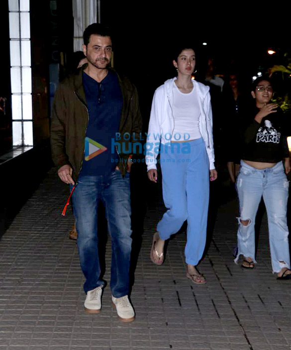 photos sanjay kapoor snapped with his family at pvr juhu 6