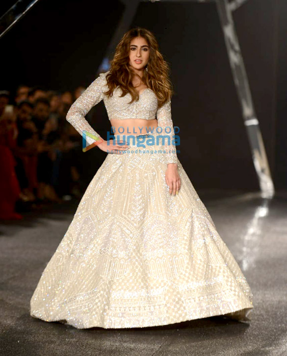 photos sara ali khan walks the ramp for shane falguni at india couture week 2019 1