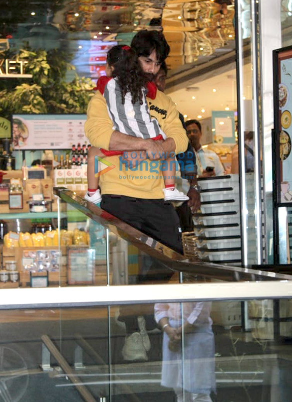 Photos: Shahid Kapoor and Misha Kapoor snapped at Foodhall in Khar