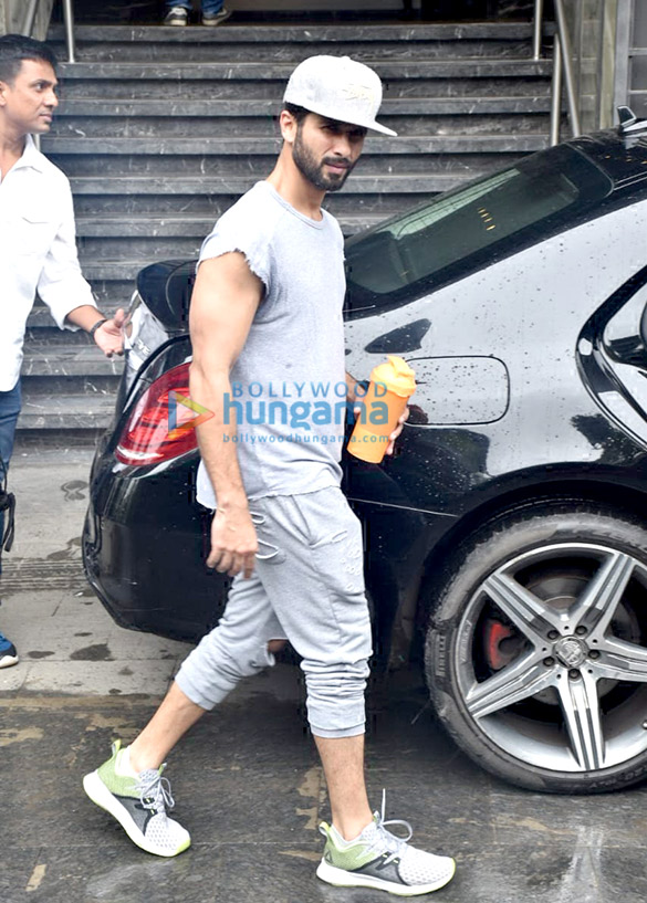 photos shahid kapoor snapped at gym in juhu 3