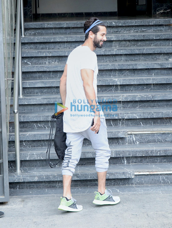 photos shahid kapoor snapped at the gym 3