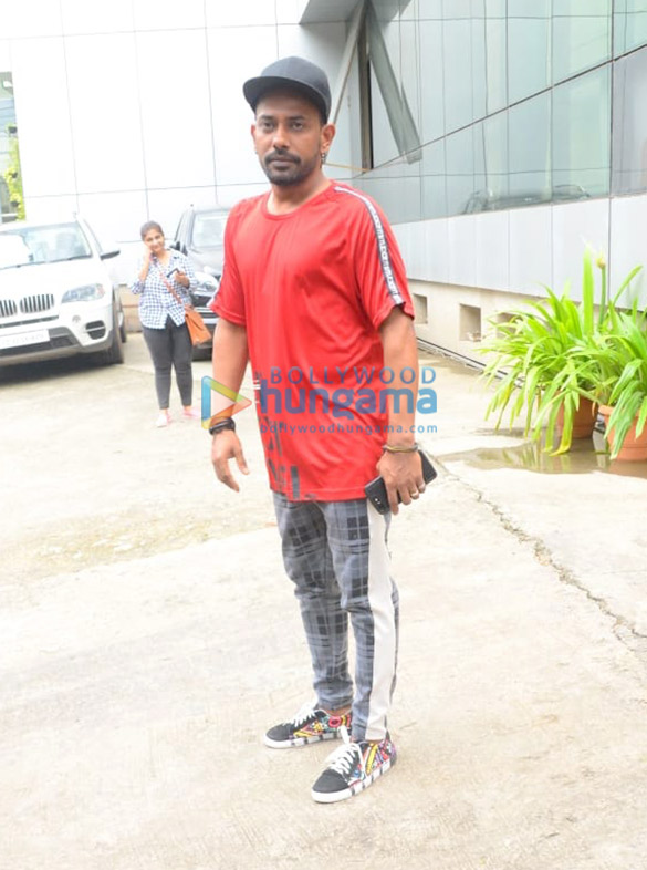 photos shraddha kapoor and dharmesh yelande spotted at a dance class in andheri 2