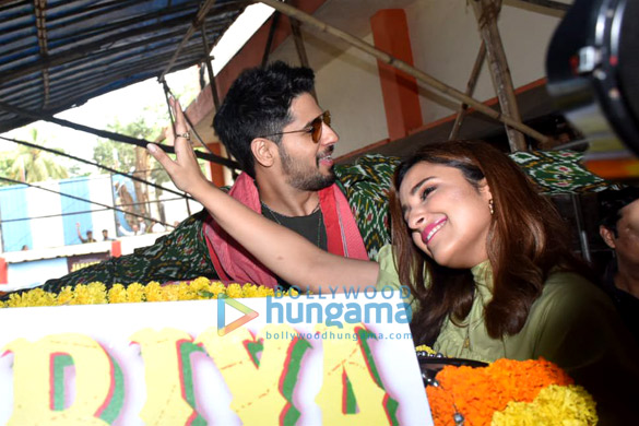 photos sidharth malhotra and parineeti chopra grace the launch of the song zilla hilela from their film jabariya jodi 6