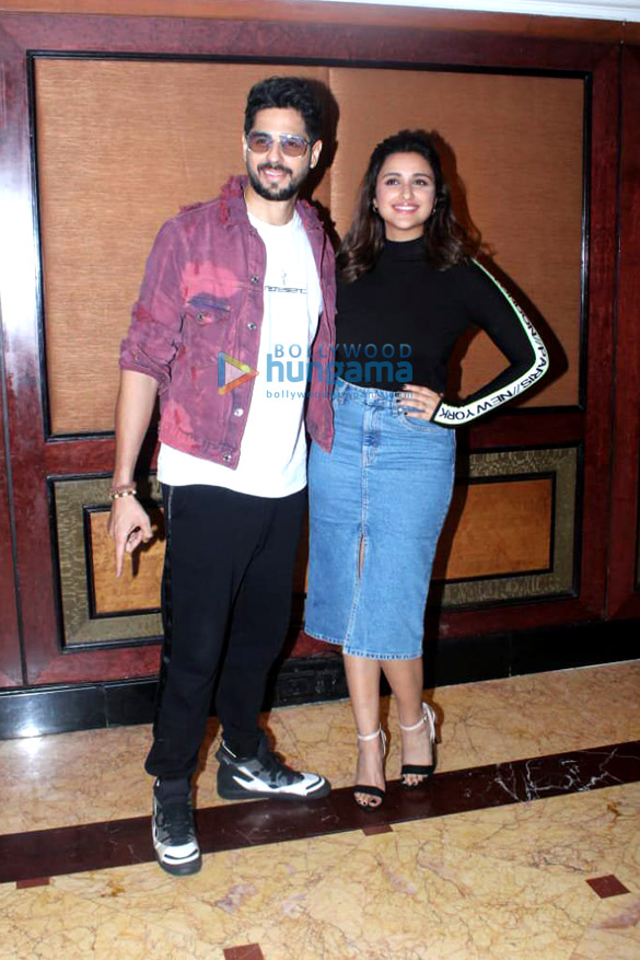photos sidharth malhotra and parineeti chopra snapped promoting the film jabariya jodi 3