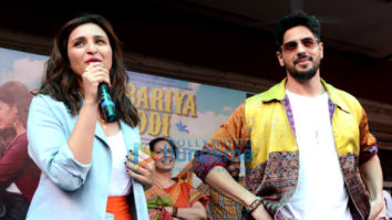 Photos: Sidharth Malhotra and Parineeti Chopra snapped promoting their film Jabariya Jodi at National College in New Delhi
