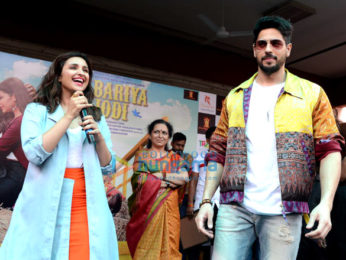 Photos: Sidharth Malhotra and Parineeti Chopra snapped promoting their film Jabariya Jodi at National College in New Delhi