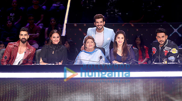 photos sonakshi sinha madhuri dixit and saroj khan snapped on sets of dance deewane 1
