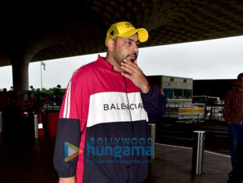 Photos: Akshay Kumar, Sonakshi Sinha, Varun Sharma and others snapped at the airport