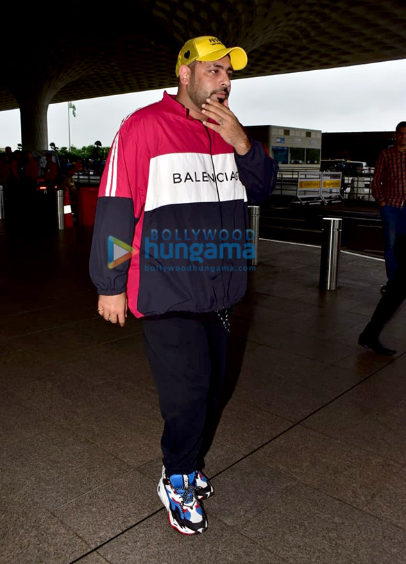 photos sonakshi sinha varun sharma and others snapped at the airport 3