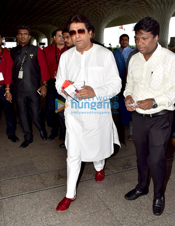 photos sonakshi sinha varun sharma and others snapped at the airport 4