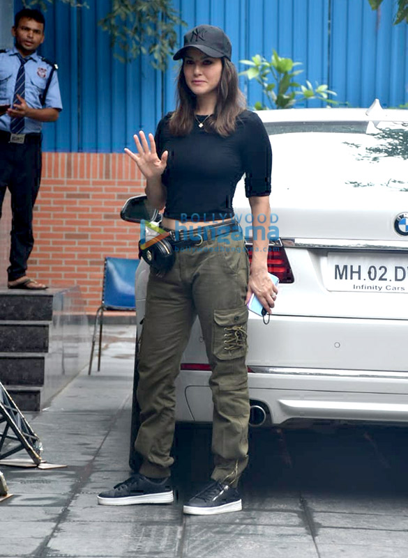 photos sunny leone spotted at a spa in bandra 1