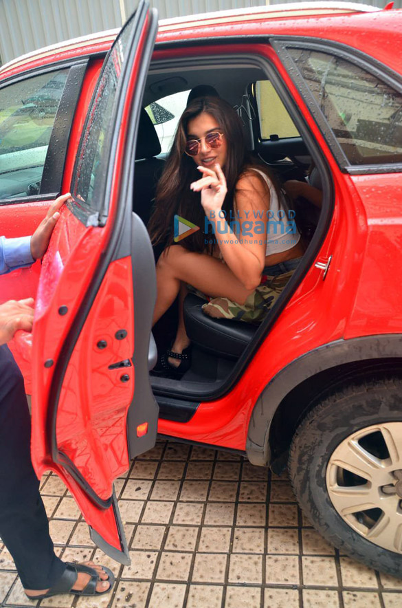 photos tara sutaria and krishna shroff spotted at juhu pvr 3