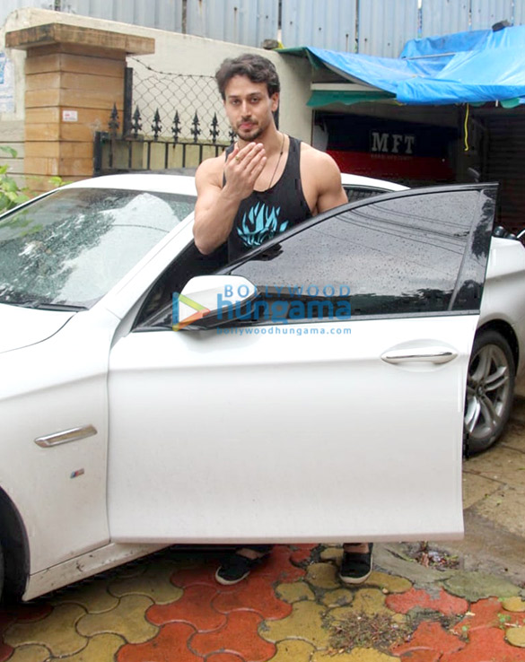 photos tiger shroff snapped outside the gym 6