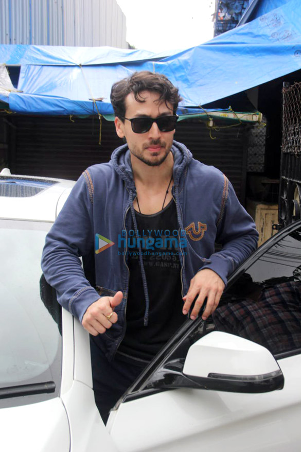 photos tiger shroff spotted at the gym in khar 1