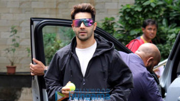 Photos: Varun Dhawan snapped at dance class in Andheri