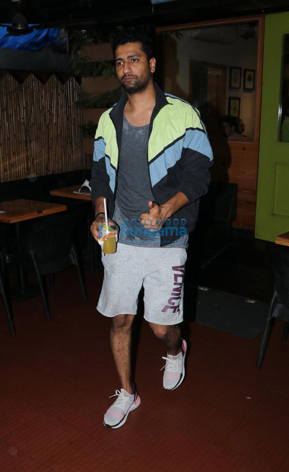 Photos: Vicky Kaushal spotted at Bombay Salad in Bandra Photos: Vicky Kaushal spotted at Bombay Salad in Bandra
