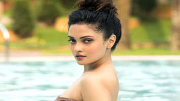 Celebrity Photos of Riya Sen
