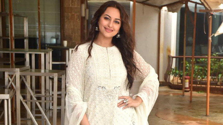 Sonakshi Sinha snapped promoting her film Khandaani Shafakhana