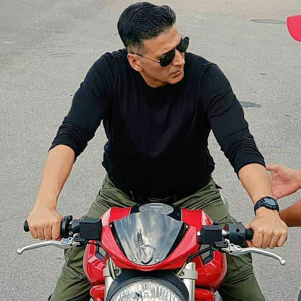Sooryavanshi: Akshay Kumar shares glimpses of DEADLY STUNTS he performed for Rohit Shetty's film in Bangkok (video) Sooryavanshi: Akshay Kumar shares glimpses of DEADLY STUNTS he performed for Rohit Shetty's film in Bangkok (video)