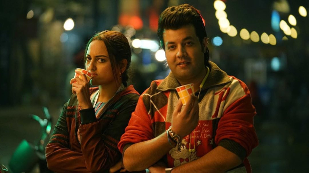 WATCH VIDEO: Varun Sharma discovered his Khandaani Shafakhana co-star Sonakshi Sinha never had ‘Sooji Ke Golgappe’ and then this happened