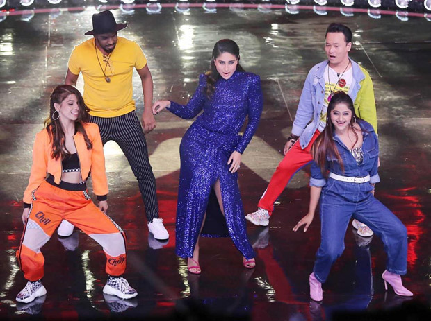 Kareena Kapoor Khan recreates the sensuous moves from ‘Raat Ka Nasha’ on the stage of Dance India Dance 7 Kareena Kapoor Khan recreates the sensuous moves from ‘Raat Ka Nasha’ on the stage of Dance India Dance 7