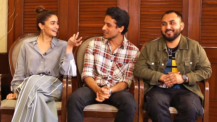 Alia Bhatt & The Doorbeen Boys’ AMUSING Take On PRADA, Its Music & Lyrics Alia Bhatt & The Doorbeen Boys’ AMUSING Take On PRADA, Its Music & Lyrics