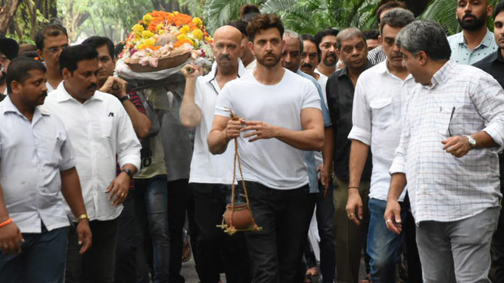 Celebs attend Hrithik Roshan’s grandfather J.Om Prakash’s funeral Part 1