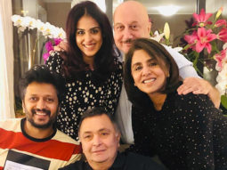 Countdown begins! Rishi Kapoor and Neetu Kapoor pose happily with Riteish and Genelia Deshmukh and Anupam Kher