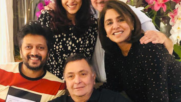 Countdown begins! Rishi Kapoor and Neetu Kapoor pose happily with Riteish and Genelia Deshmukh and Anupam Kher