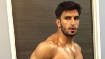 HOTNESS! Ranveer Singh flaunts his chiselled physique in this shirtless photo