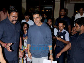 Photos: Akshay Kumar, Sonakshi Sinha, Vidya Balan and Taapse Pannu snapped promoting their film Mission Mangal at Radio City office in Bandra