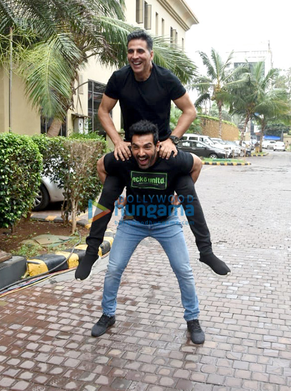 photos akshay kumar and john abraham snapped promoting their respective films 3