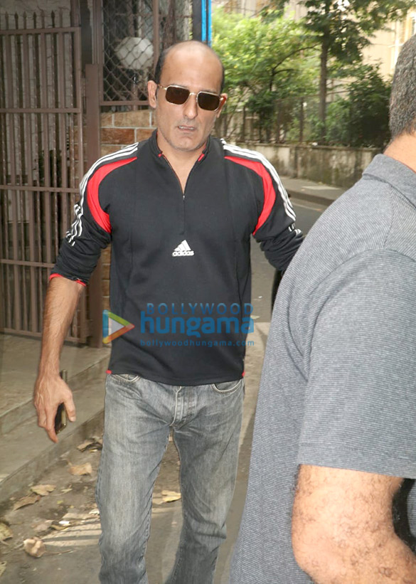 Photos: Akshaye Khanna spotted at Shankar Mahadevan’s dubbing studio Photos: Akshaye Khanna spotted at Shankar Mahadevan’s dubbing studio