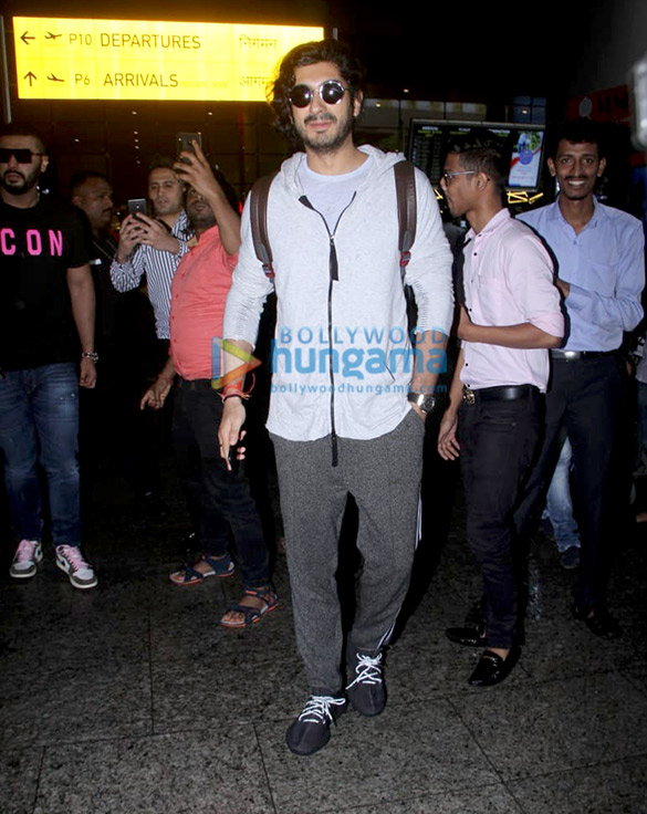 photos arjun kapoor and mohit marwah snapped at the airport 2