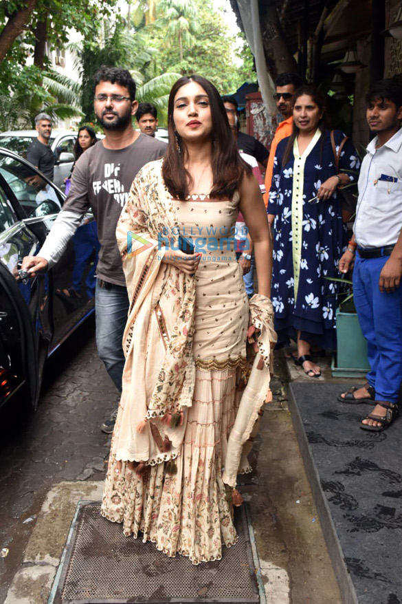 Photos: Bhumi Pednekar snapped at Bayroute in Juhu Photos: Bhumi Pednekar snapped at Bayroute in Juhu