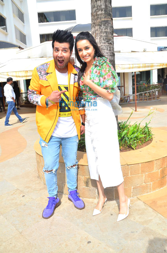 photos cast of chhichhore snapped during promotions 7