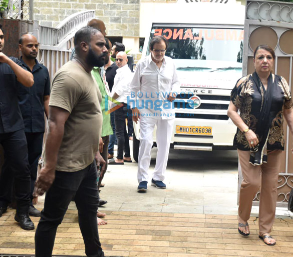 photos celebs attend hrithik roshans grandfather j om prakashs funeral4 1