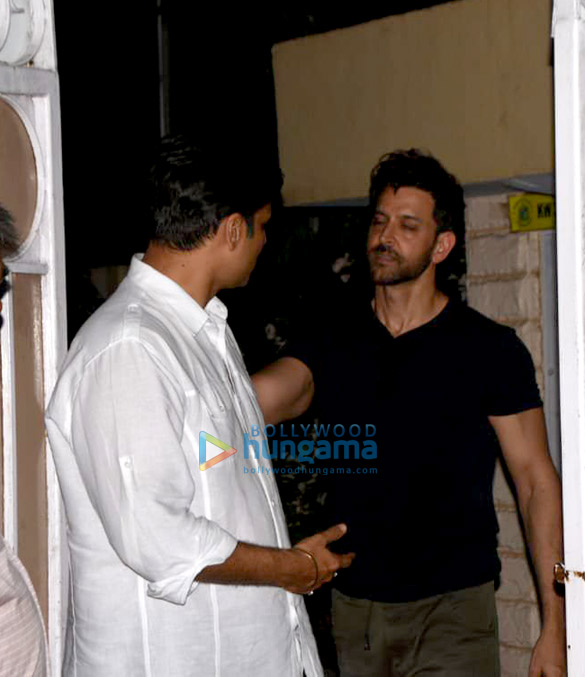 Photos: Hrithik Roshan, Vivek Oberoi, Zayed Khan and others spotted at J.Om Prakash’s house Photos: Hrithik Roshan, Vivek Oberoi, Zayed Khan and others spotted at J.Om Prakash’s house