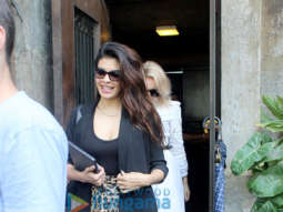 Photos: Jacqueline Fernandez spotted at Pali Bhavan in Bandra