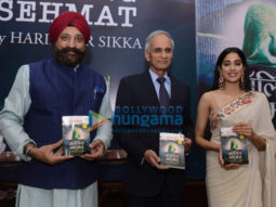 Photos: Janhvi Kapoor snapped at the launch of the book ‘Calling Sehmat’
