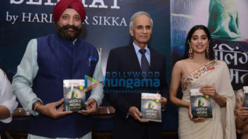 Photos: Janhvi Kapoor snapped at the launch of the book ‘Calling Sehmat’