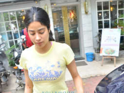 Photos: Janhvi Kapoor spotted at a clinic in Juhu